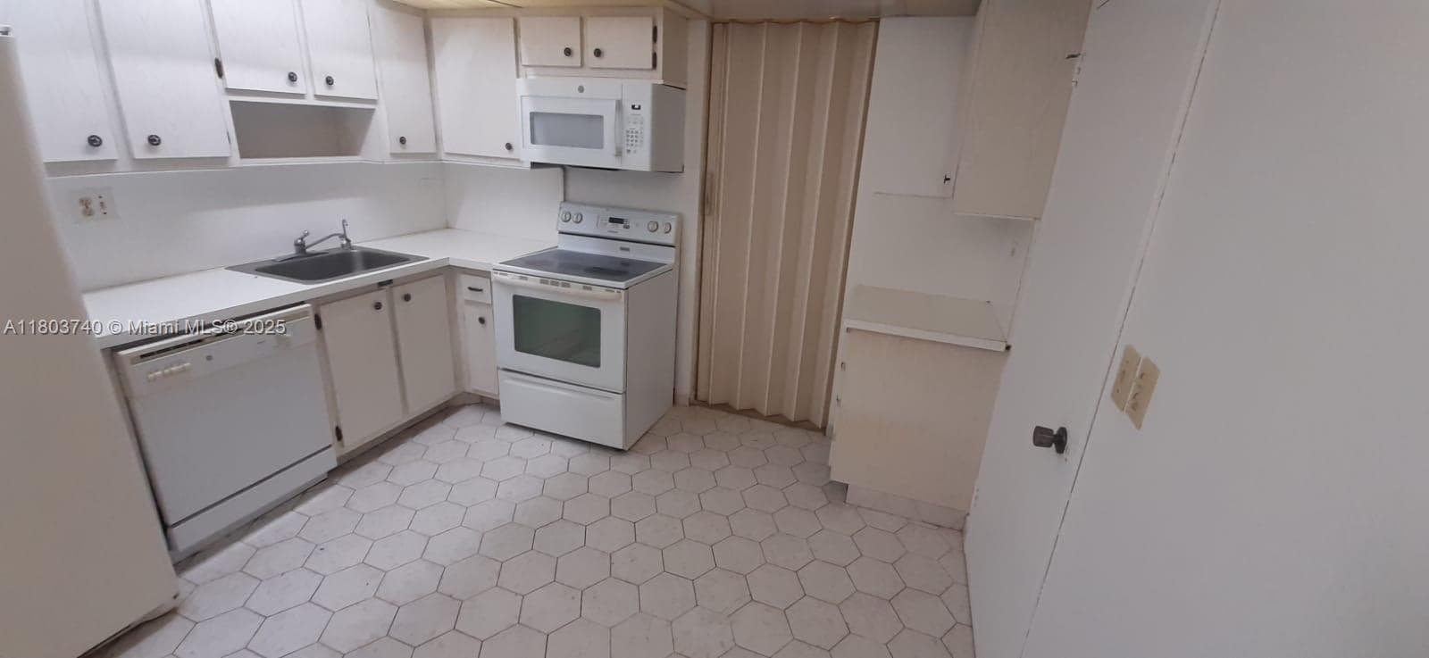 251 174th St # 1711, Sunny Isles Beach FL 33160 — 16
