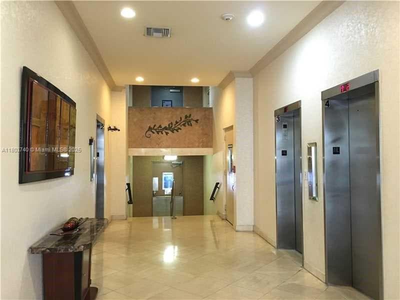 251 174th St # 1711, Sunny Isles Beach FL 33160 — 32