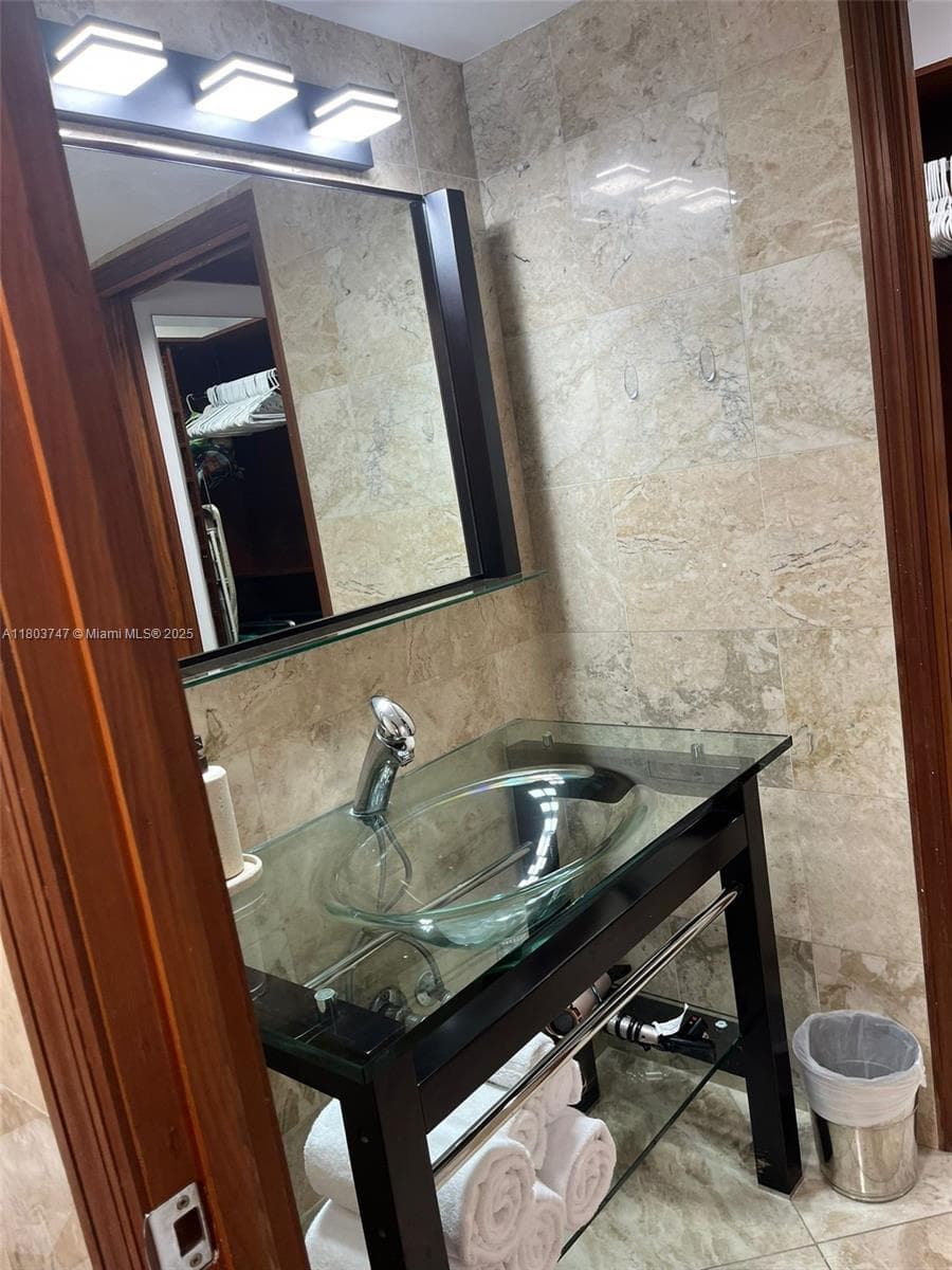 2301 Collins Ave # 731, Miami Beach FL 33139 — 14