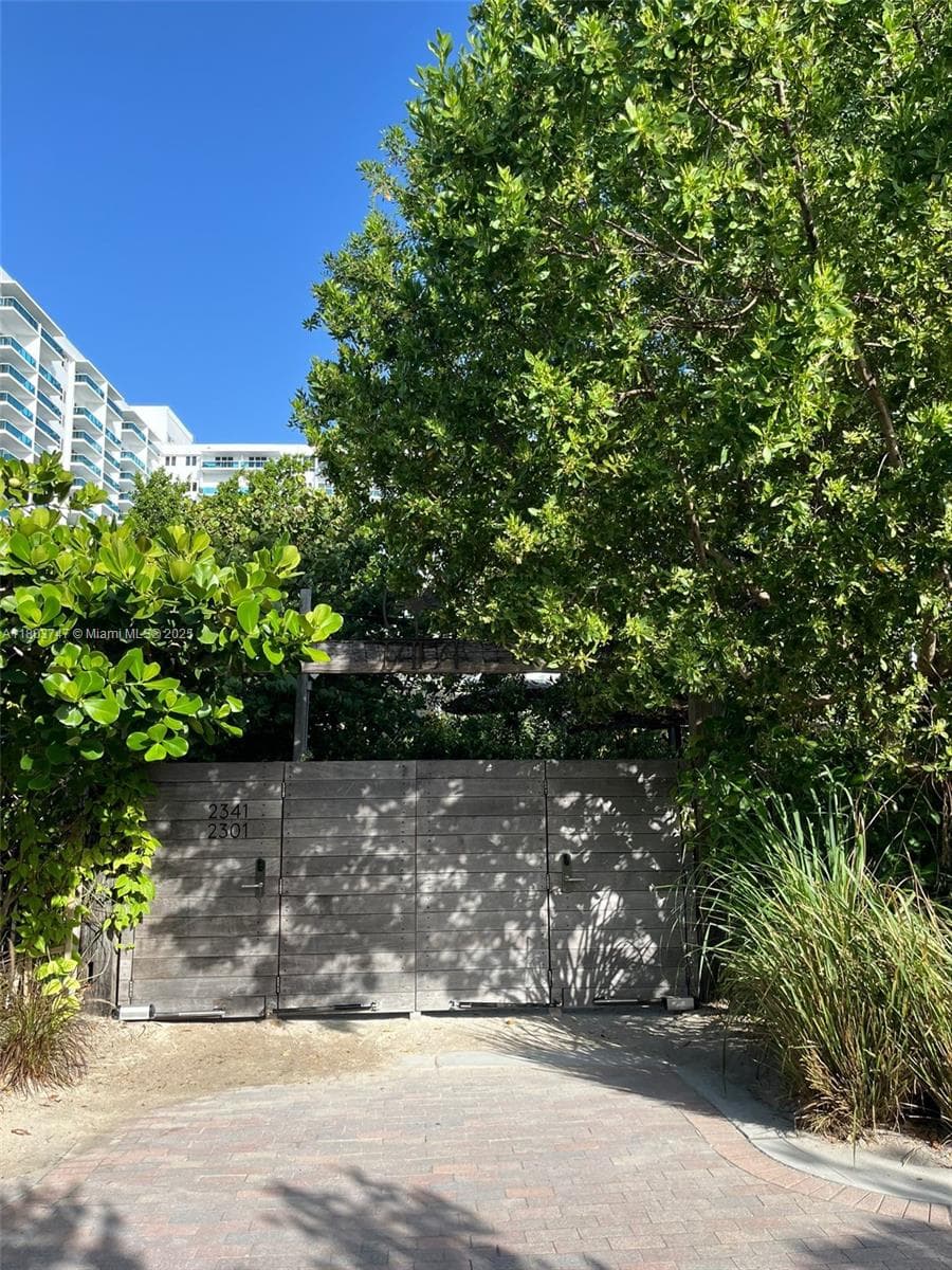 2301 Collins Ave # 731, Miami Beach FL 33139 — 18