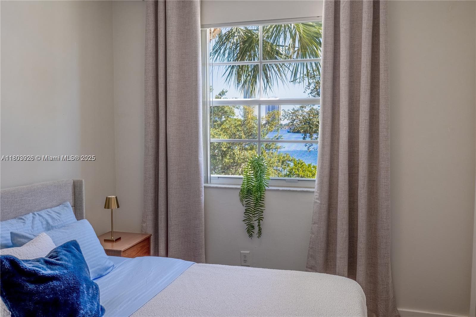 3255 NE 184th # 12206, Aventura FL 33160 — 26