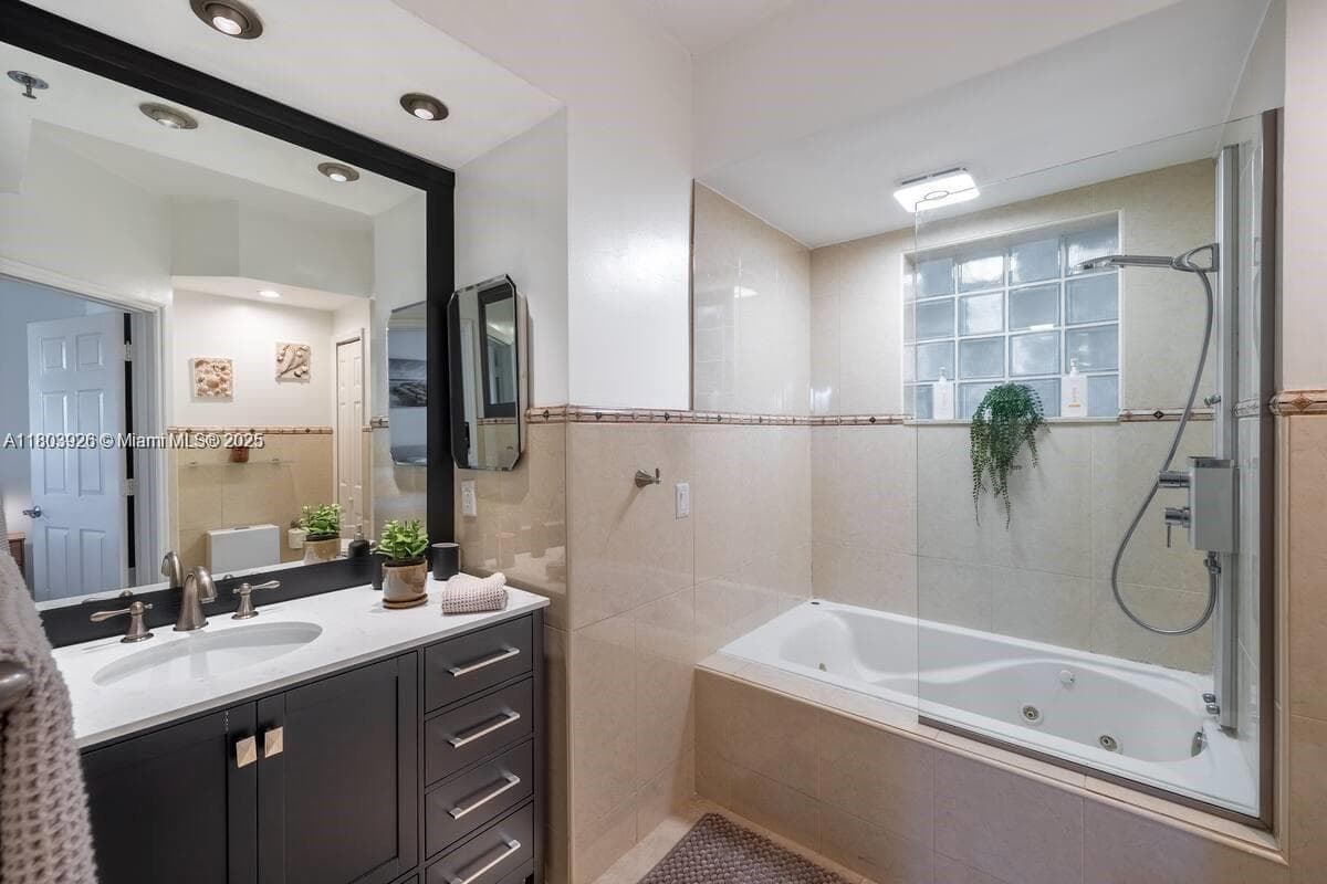 3255 NE 184th # 12206, Aventura FL 33160 — 22