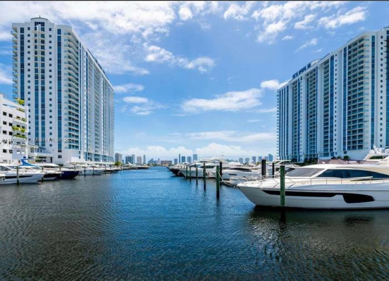 17211 Biscayne Blvd #013, Miami FL 33160 — 3