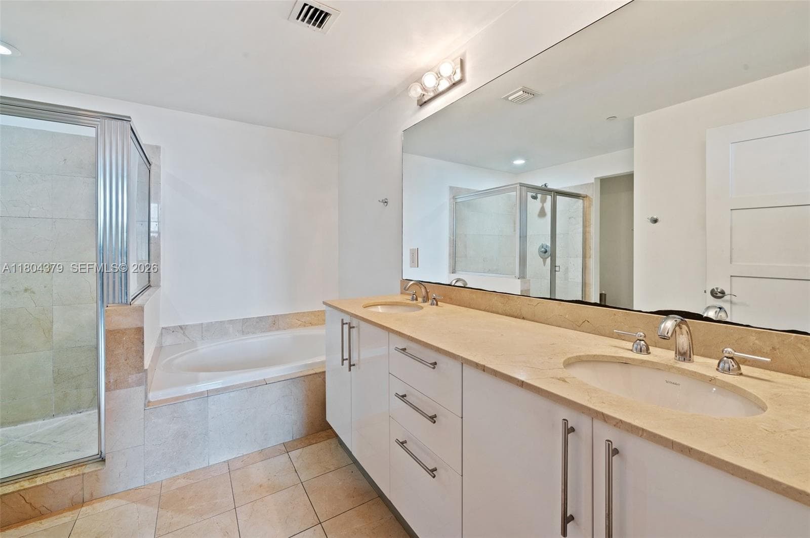 3330 NE 190th St # 717, Aventura FL 33180 — 21