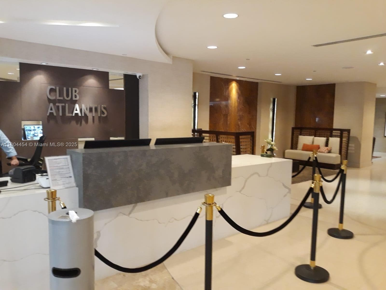 2555 Collins Ave # 308, Miami Beach FL 33140 — 17