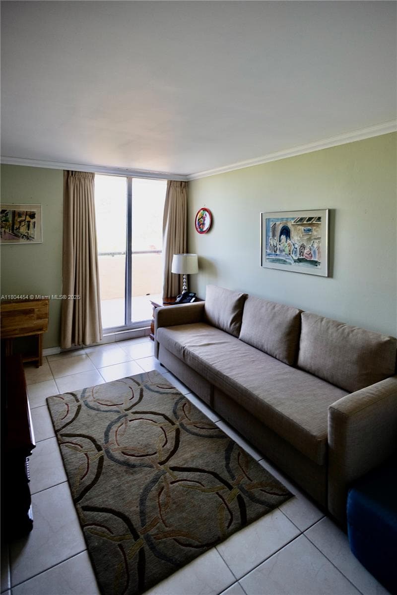 2555 Collins Ave # 308, Miami Beach FL 33140 — 12