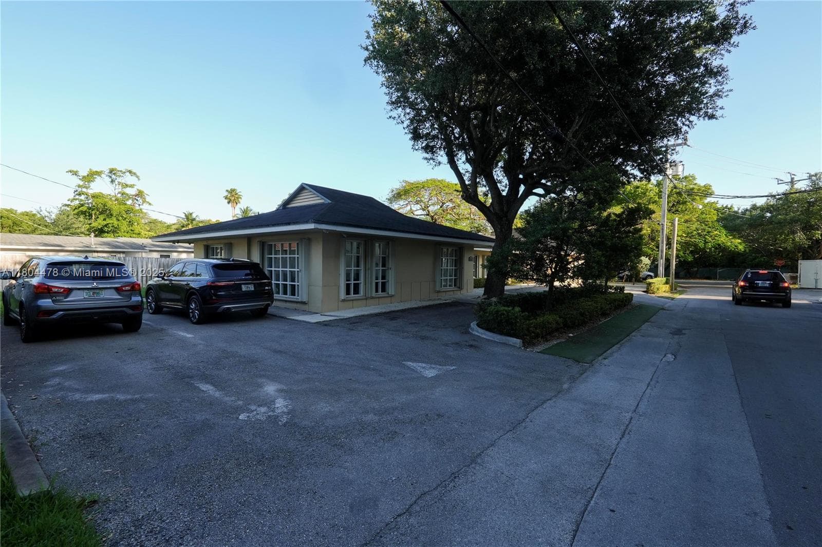 8125 SW 120th St, Pinecrest FL 33156 — 2