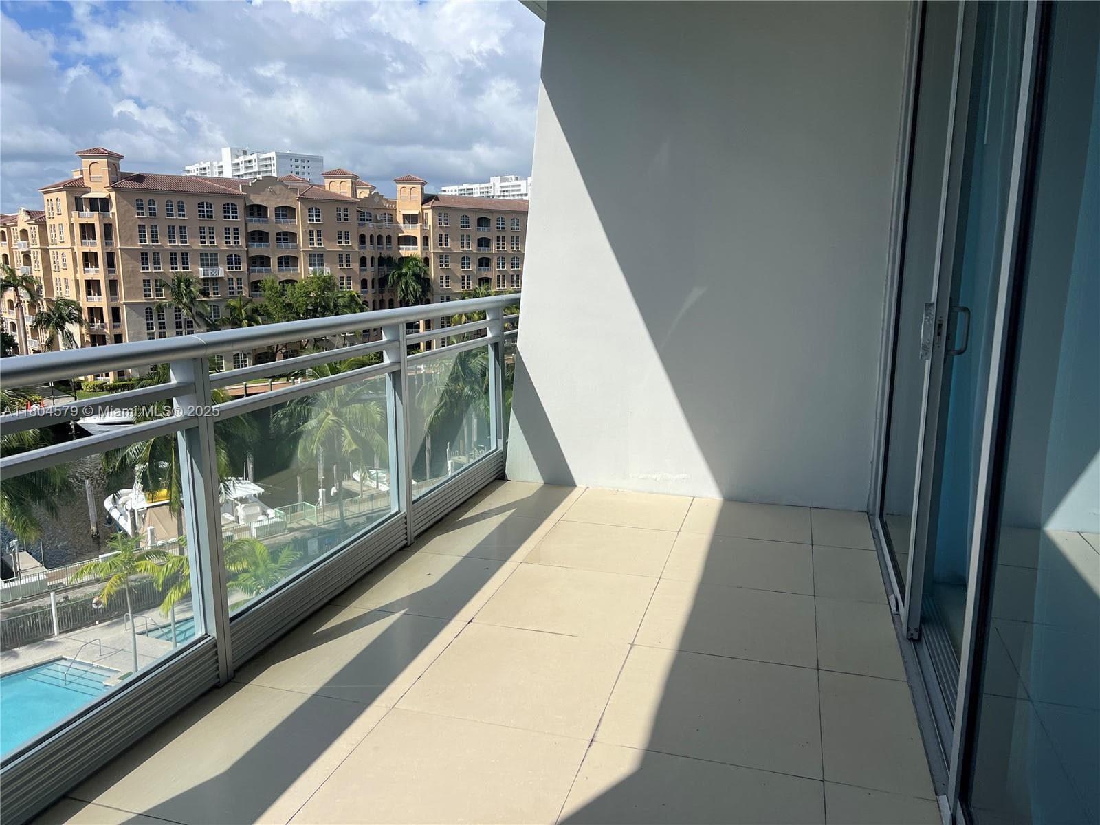 2950 NE 188th St # 444, Aventura FL 33180 — 20