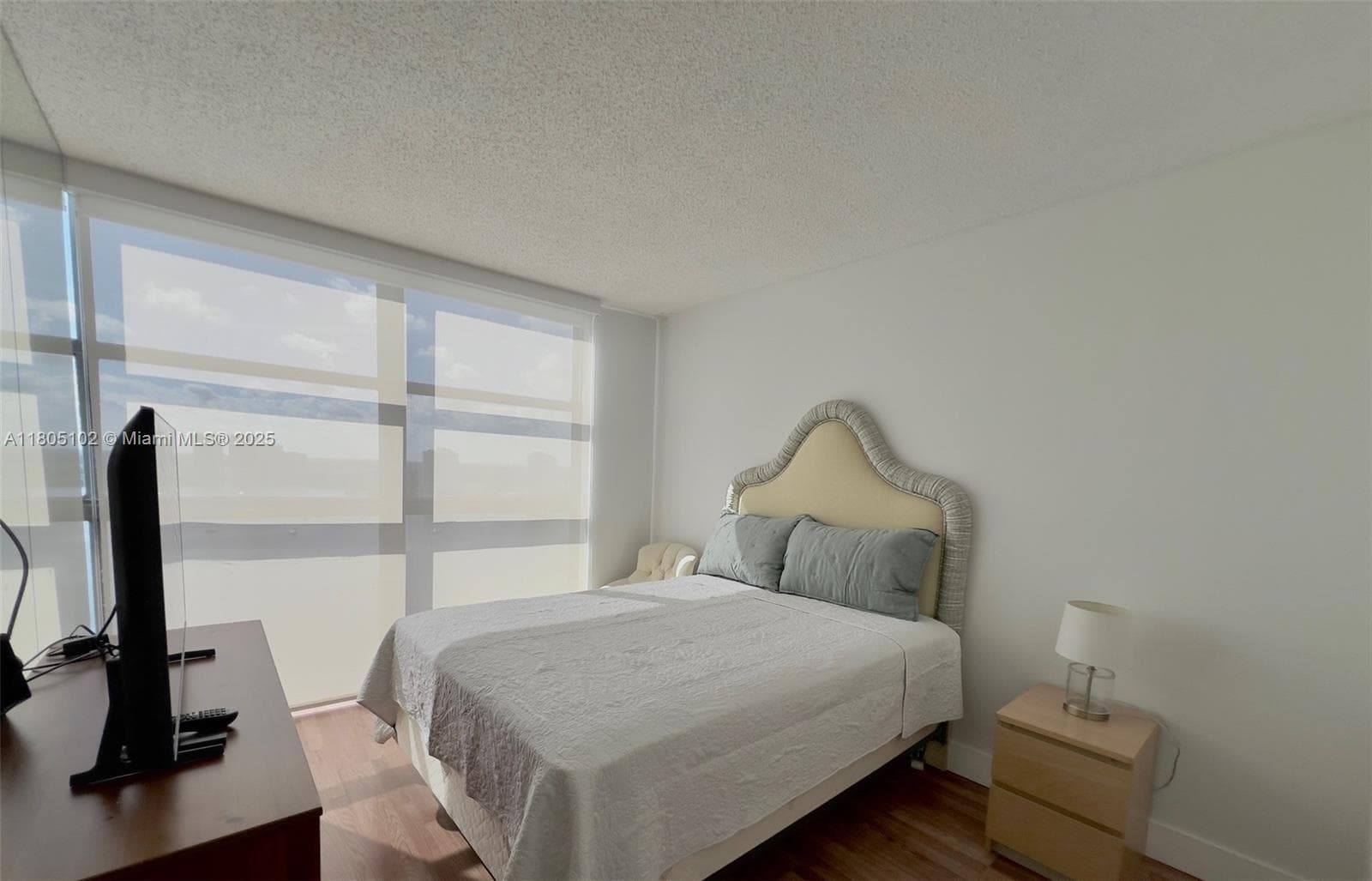 1000 W Island Blvd # 2412, Aventura FL 33160 — 27