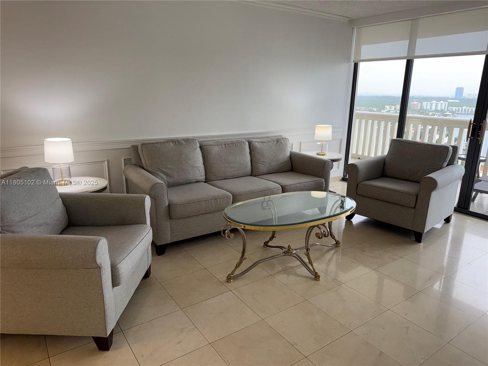 1000 W Island Blvd # 2412, Aventura FL 33160 — 2