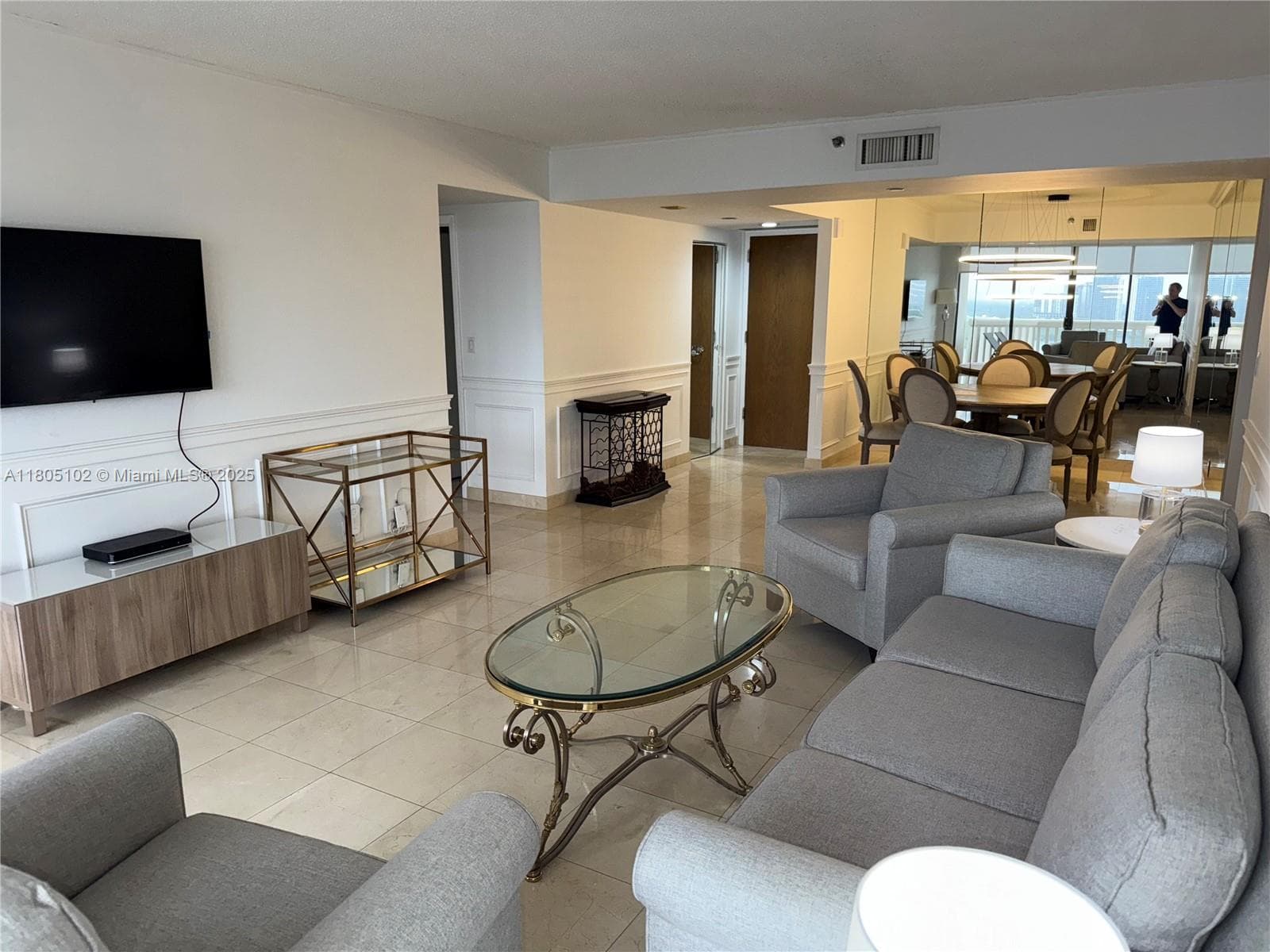 1000 W Island Blvd # 2412, Aventura FL 33160 — 6