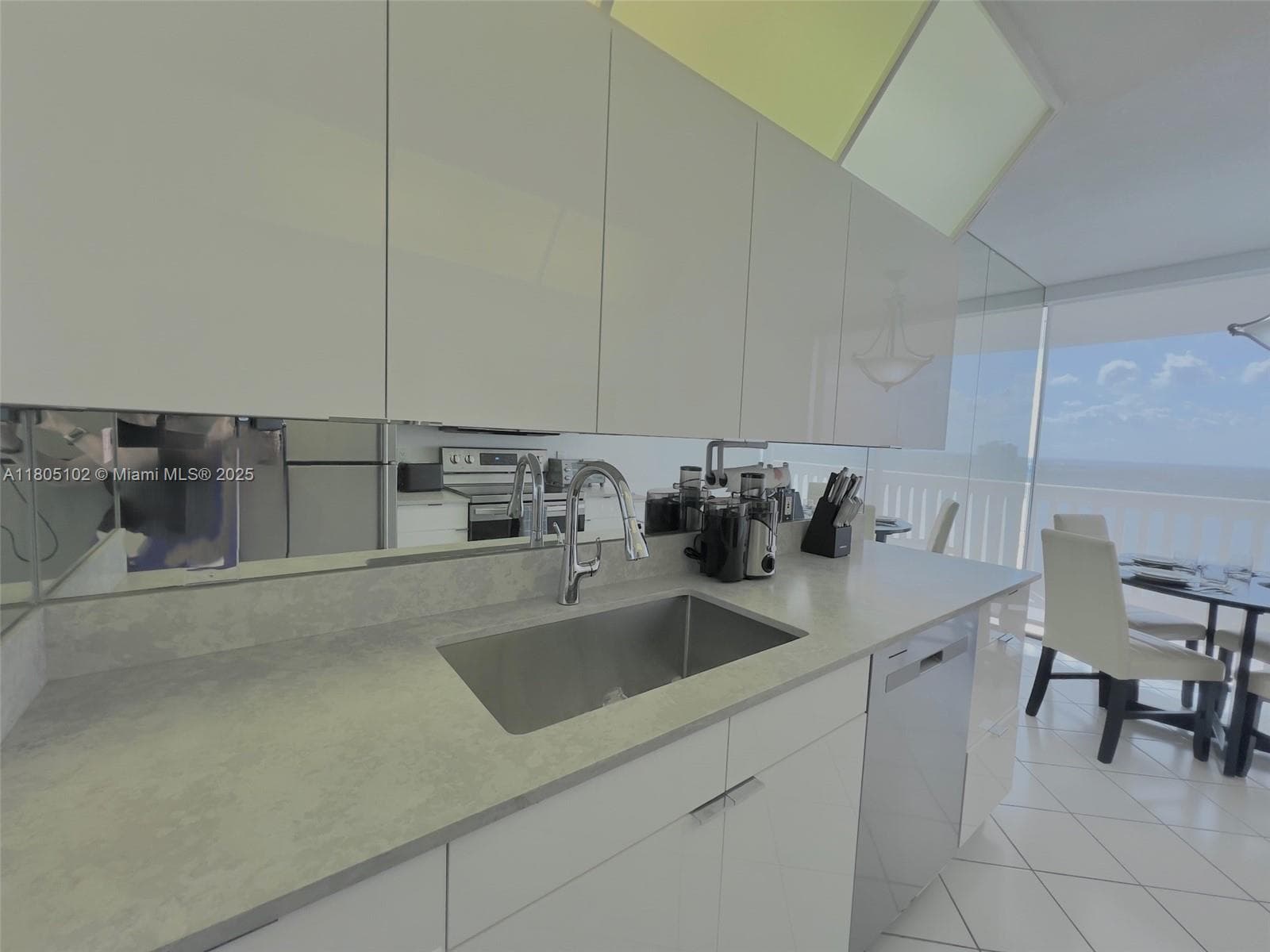 1000 W Island Blvd # 2412, Aventura FL 33160 — 16