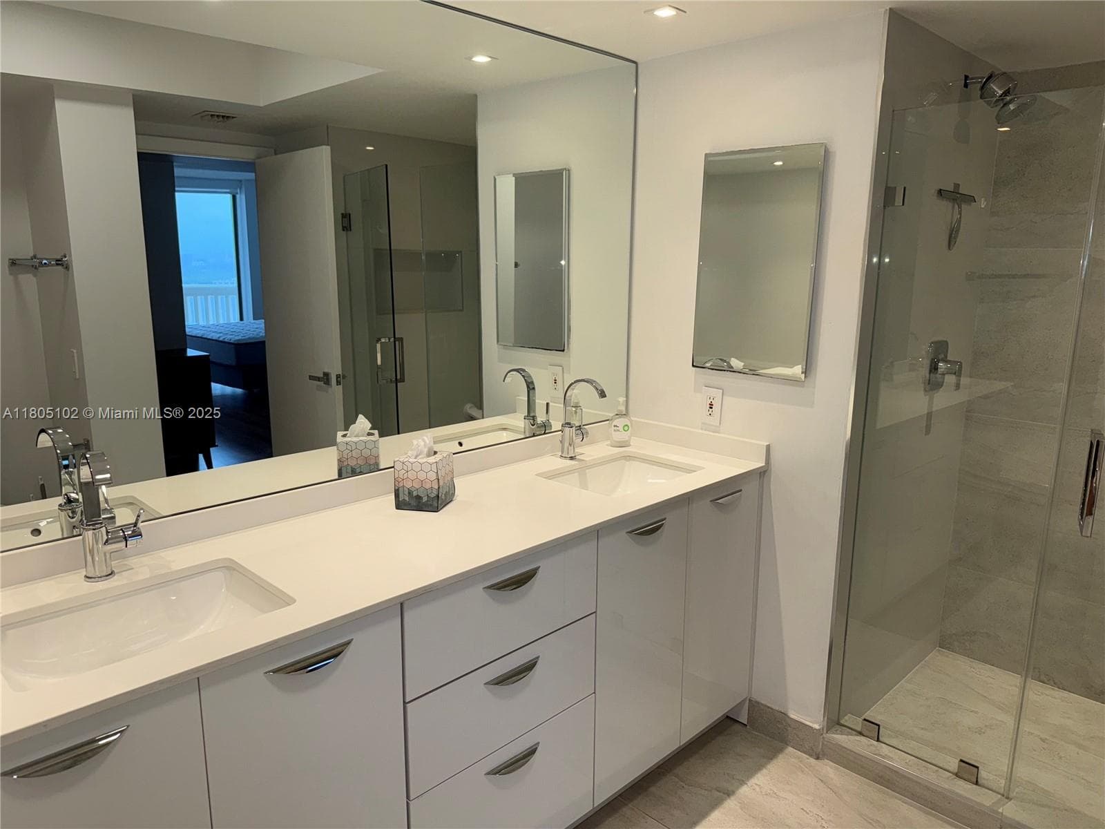 1000 W Island Blvd # 2412, Aventura FL 33160 — 22