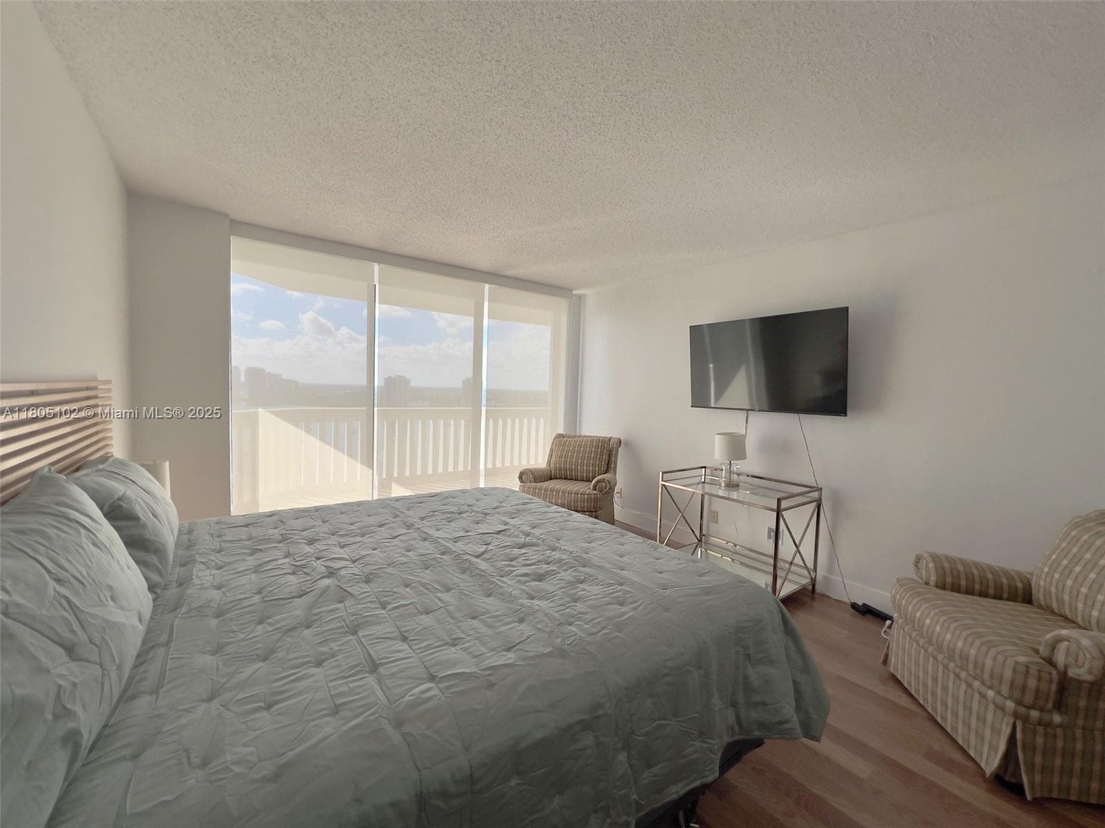 1000 W Island Blvd # 2412, Aventura FL 33160 — 19