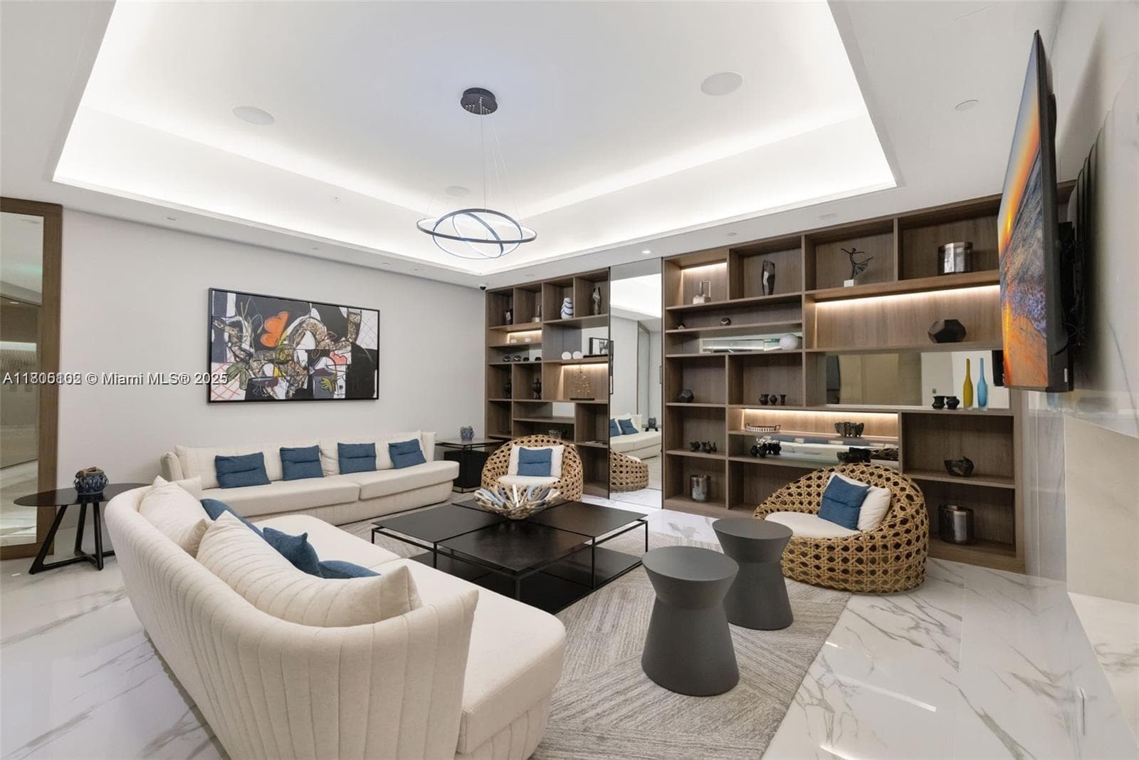 1000 W Island Blvd # 2412, Aventura FL 33160 — 35