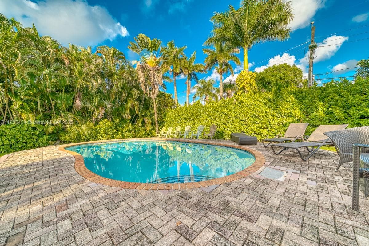 13801 NE 1st Ave, Miami FL 33161 — 3