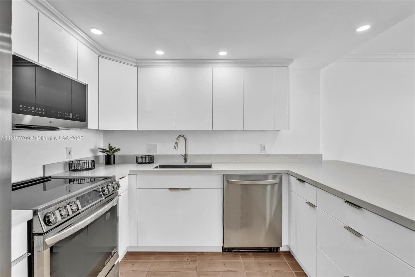 2801 NE 183rd St # 1703W, Aventura FL 33160 — 5
