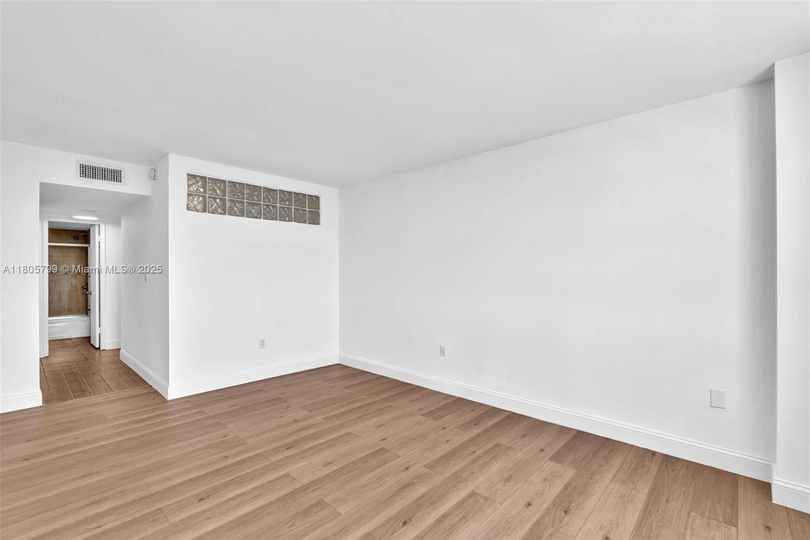 2801 NE 183rd St # 1703W, Aventura FL 33160 — 33