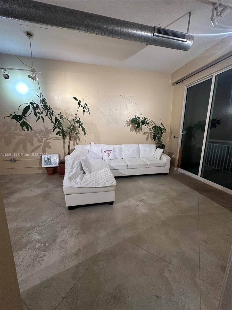 2001 Biscayne Blvd # 3503, Miami FL 33137 — 6