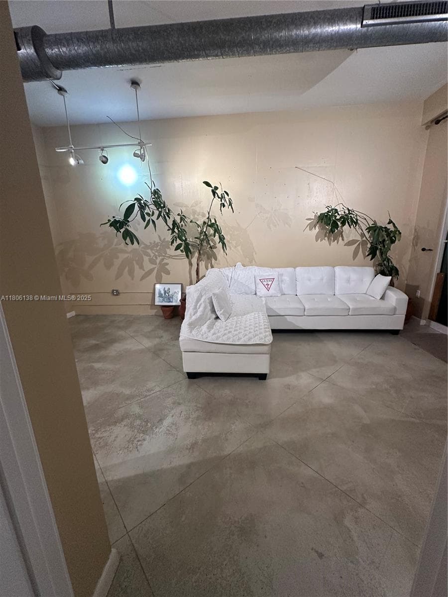 2001 Biscayne Blvd # 3503, Miami FL 33137 — 7