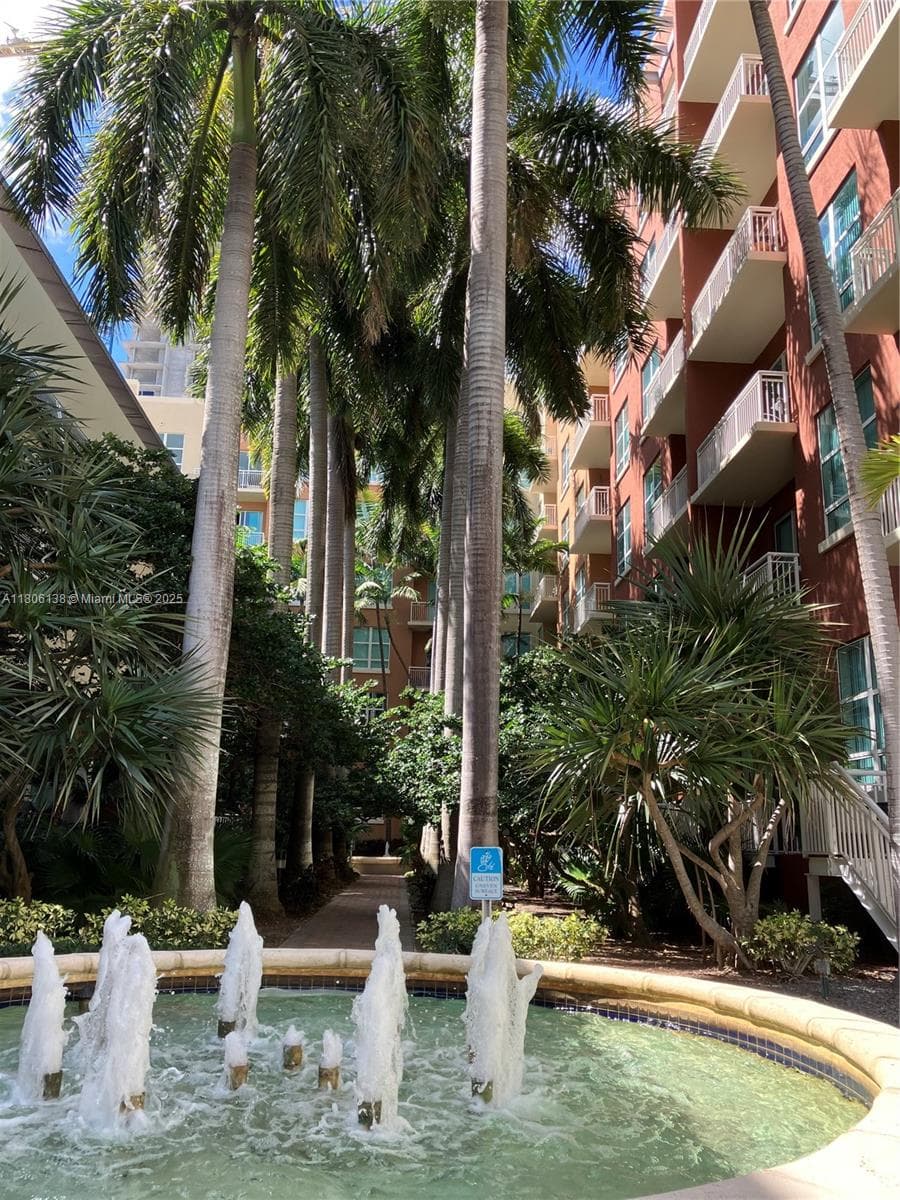 2001 Biscayne Blvd # 3503, Miami FL 33137 — 32