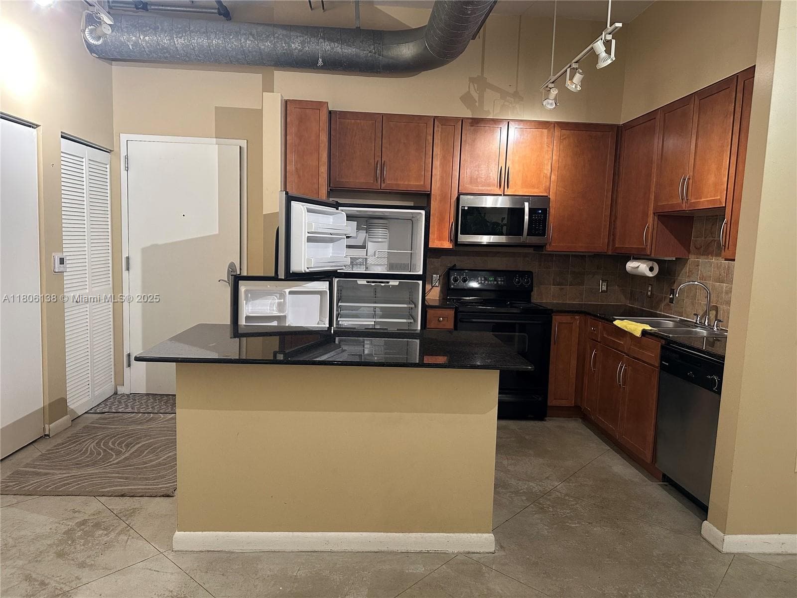 2001 Biscayne Blvd # 3503, Miami FL 33137 — 15