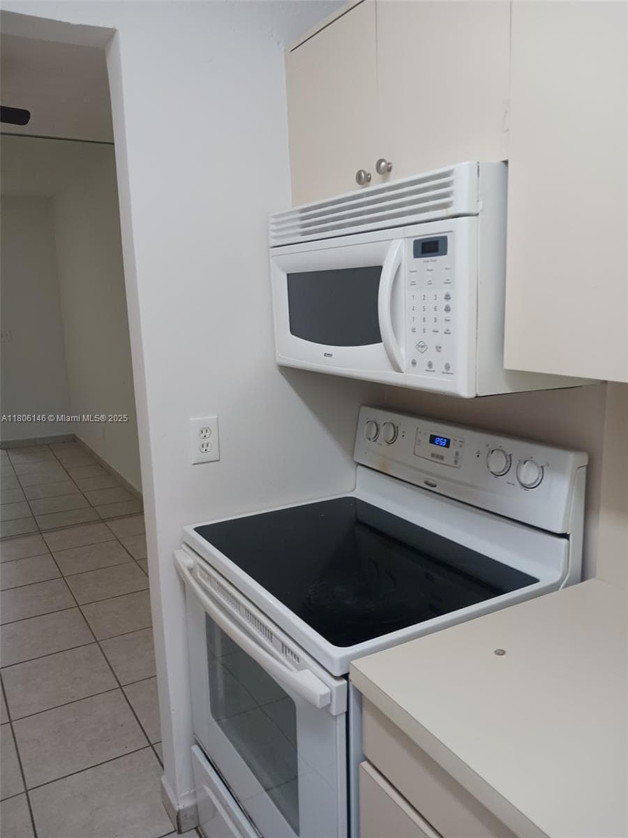 2700 NE 135th St # 30, North Miami FL 33181 — 1