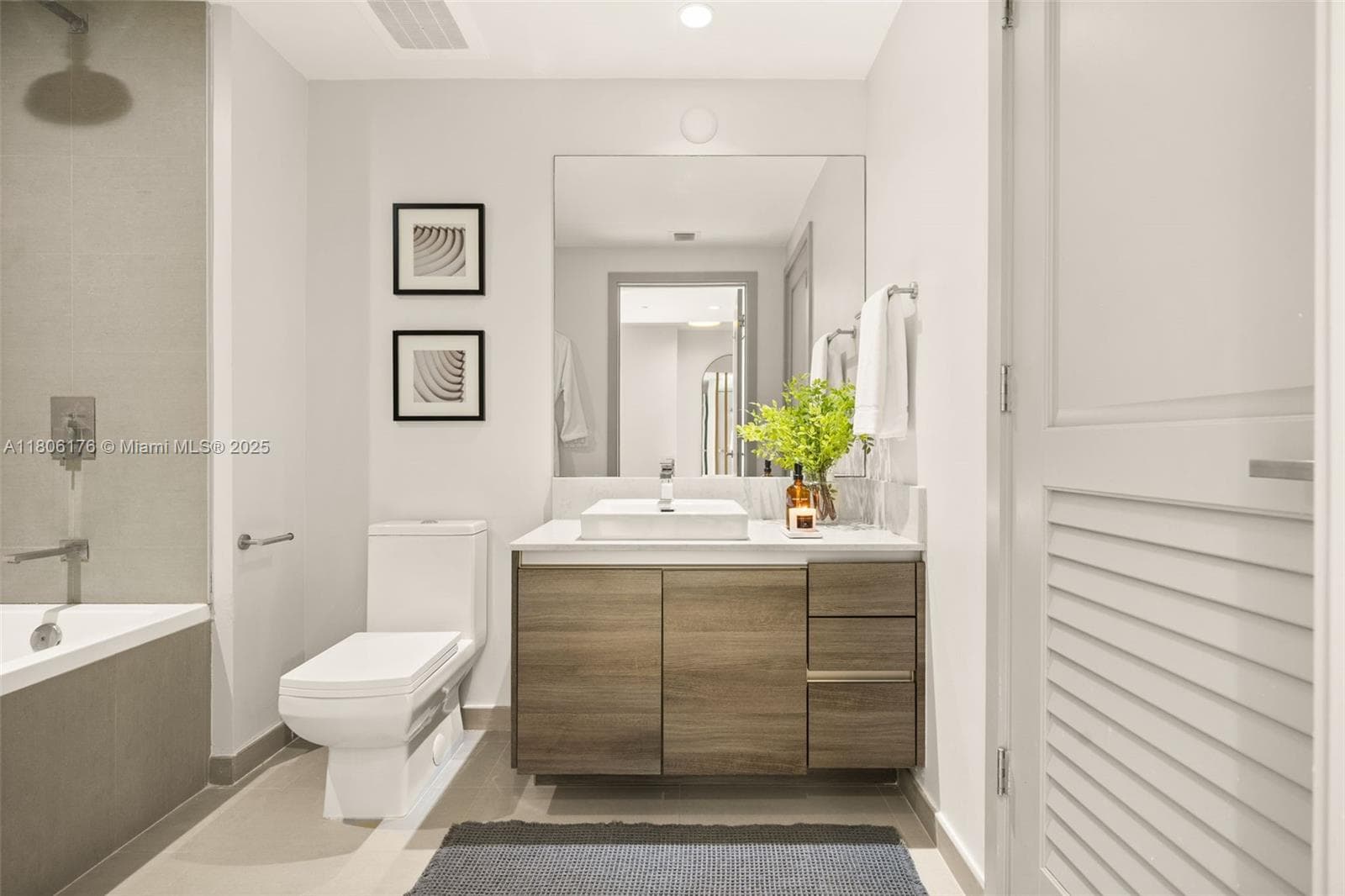 1080 Brickell Ave # 3905, Miami FL 33131 — 14