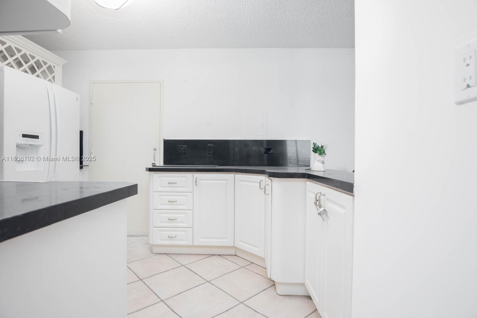 5555 Collins Ave # 14U, Miami Beach FL 33140 — 17