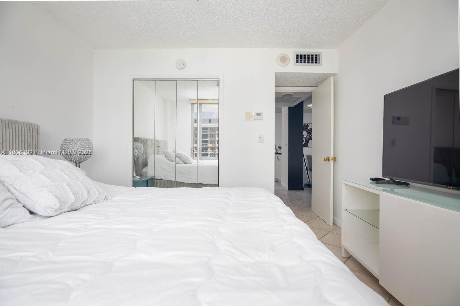 5555 Collins Ave # 14U, Miami Beach FL 33140 — 26