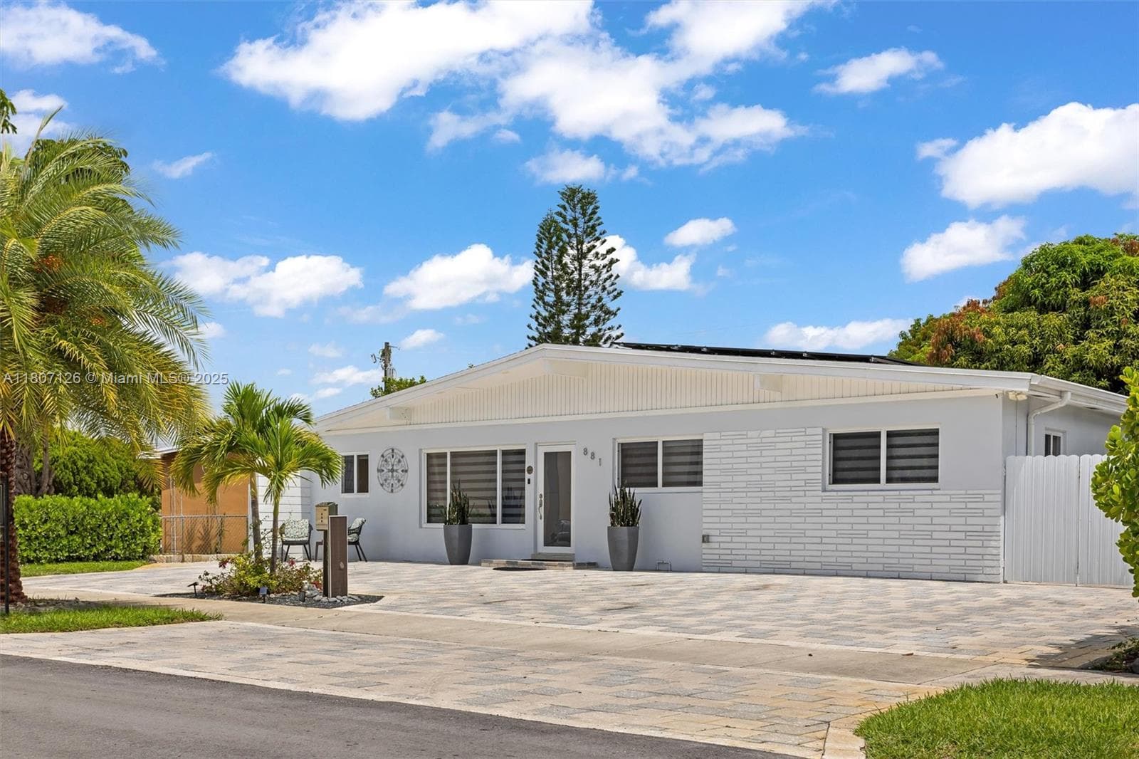 881 NW 177th Ter, Miami Gardens FL 33169 — 2