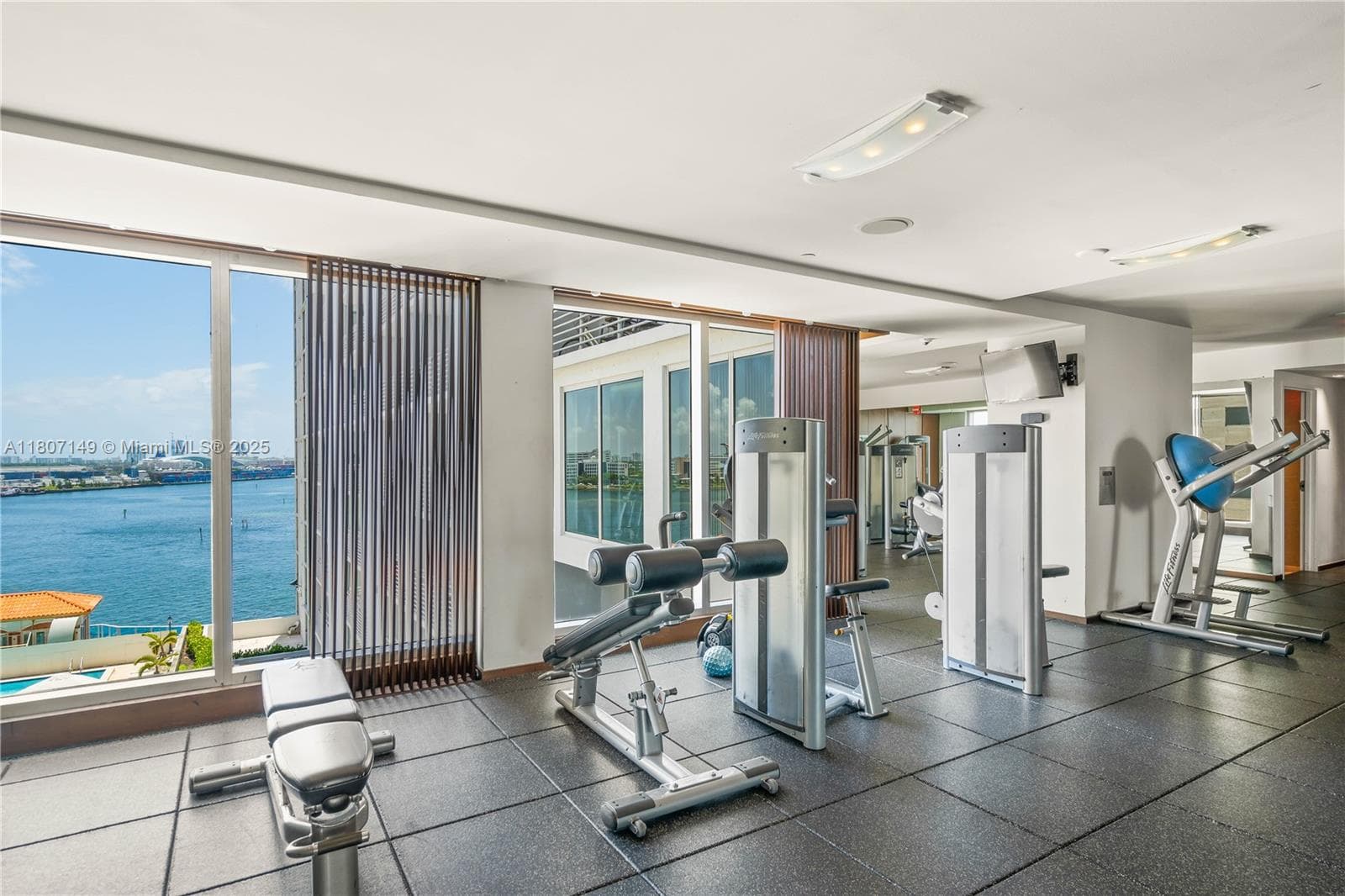 335 S Biscayne Blvd # 1006, Miami FL 33131 — 7