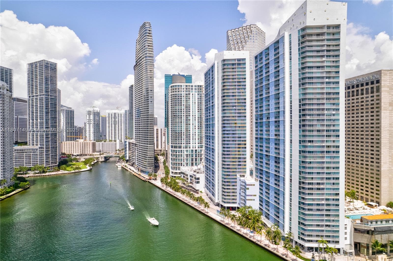 335 S Biscayne Blvd # 1006, Miami FL 33131 — 1