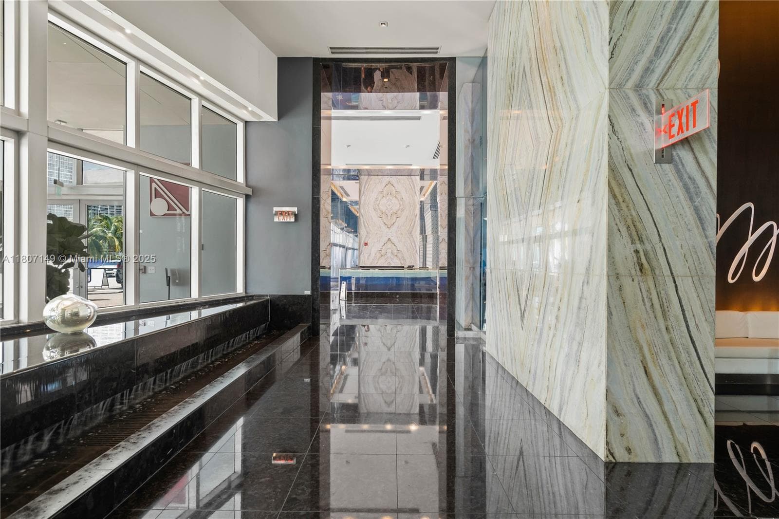 335 S Biscayne Blvd # 1006, Miami FL 33131 — 10