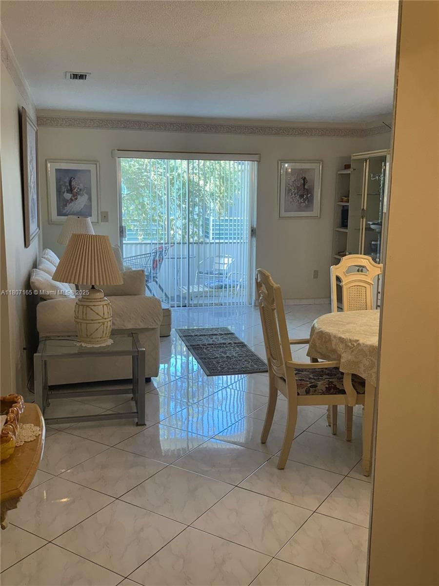 1395 NE 167th St # 203, Miami FL 33162 — 2