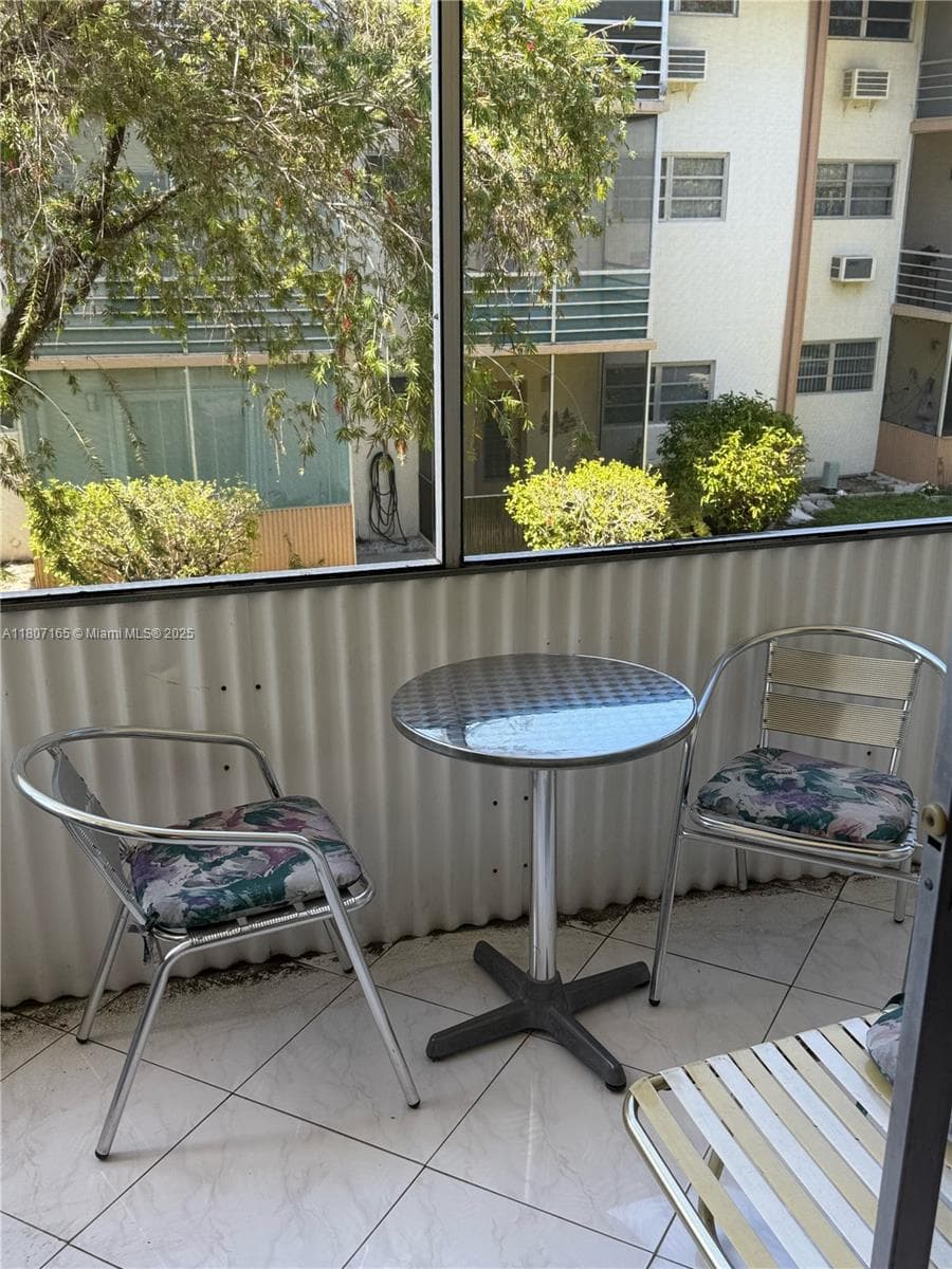 1395 NE 167th St # 203, Miami FL 33162 — 7
