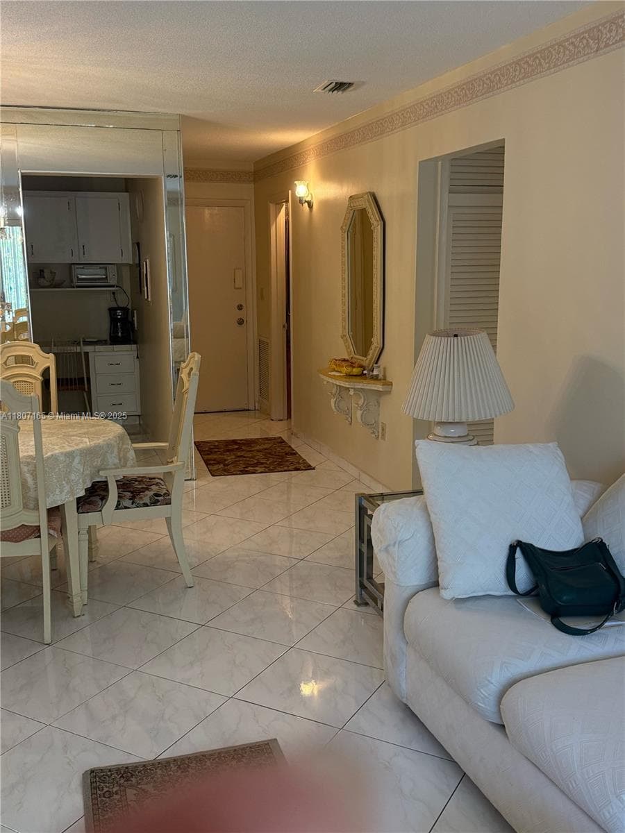 1395 NE 167th St # 203, Miami FL 33162 — 1