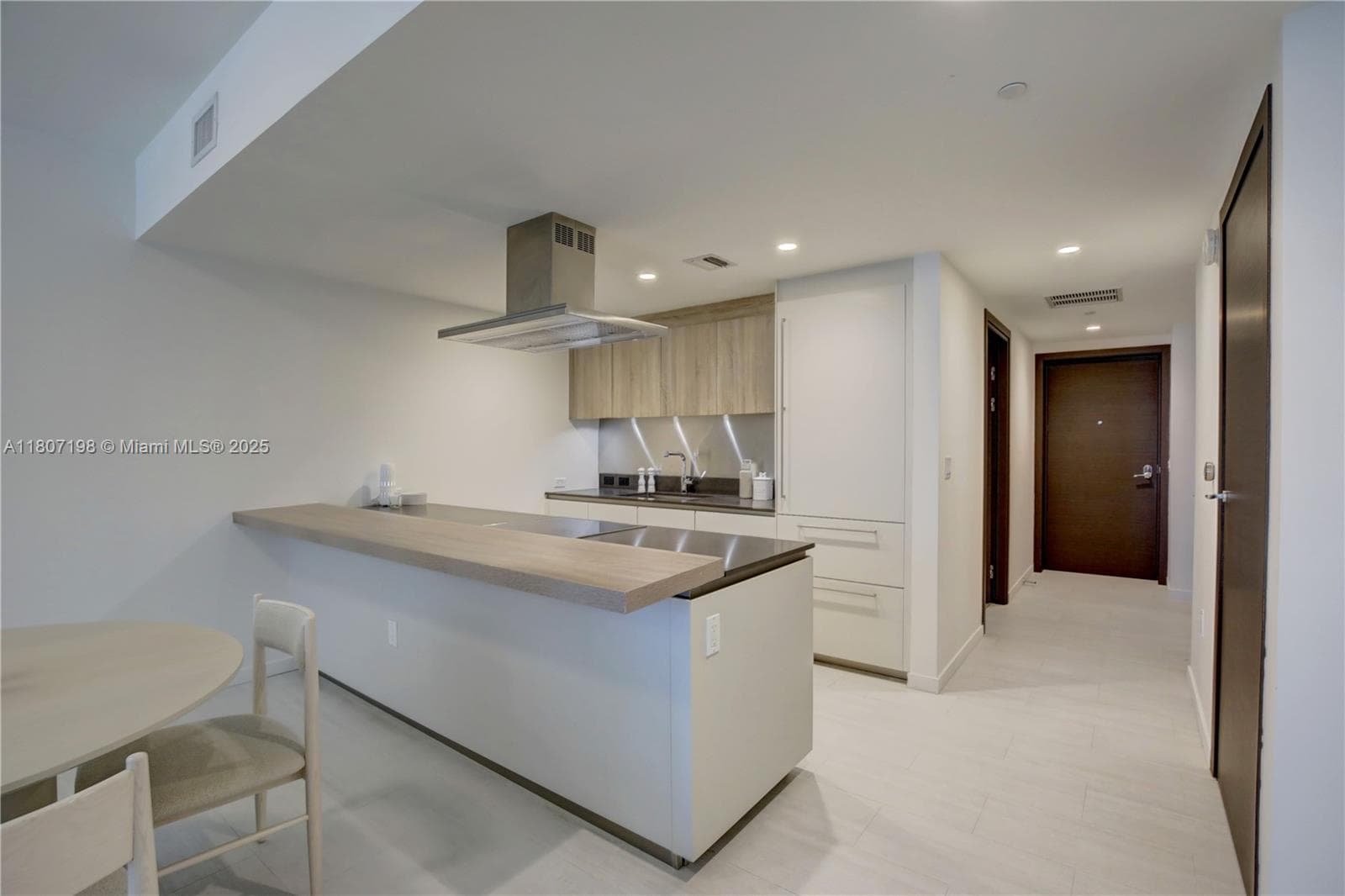 1000 Brickell Plz # 2705, Miami FL 33131 — 17