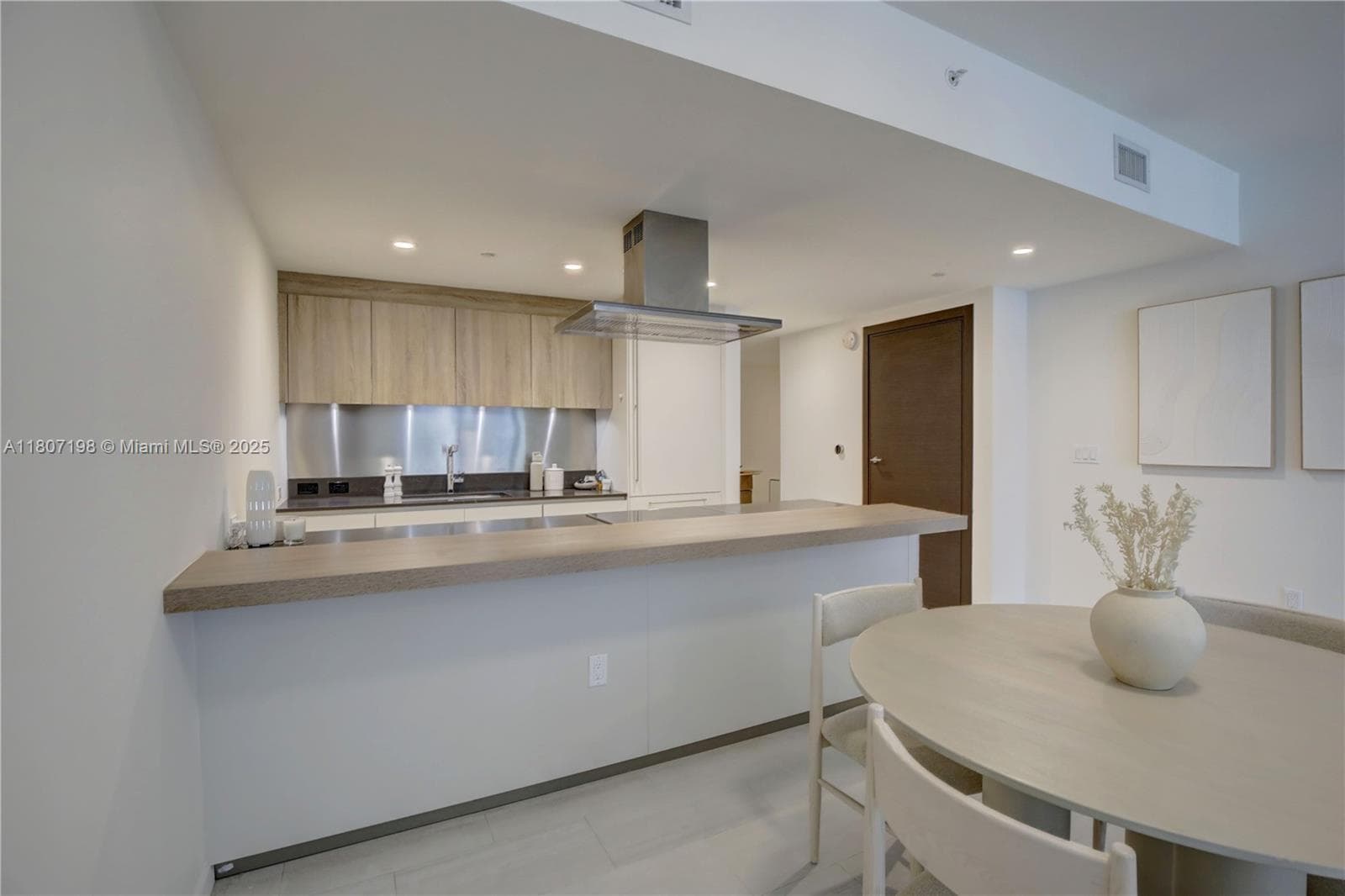 1000 Brickell Plz # 2705, Miami FL 33131 — 16