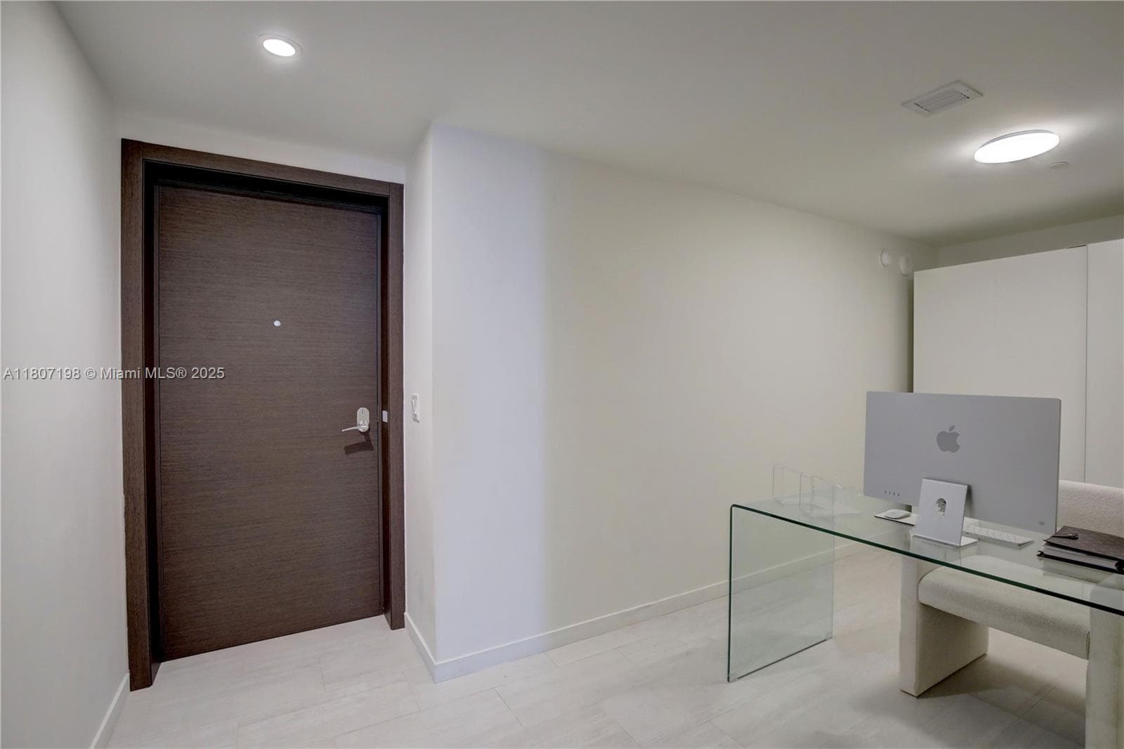 1000 Brickell Plz # 2705, Miami FL 33131 — 22