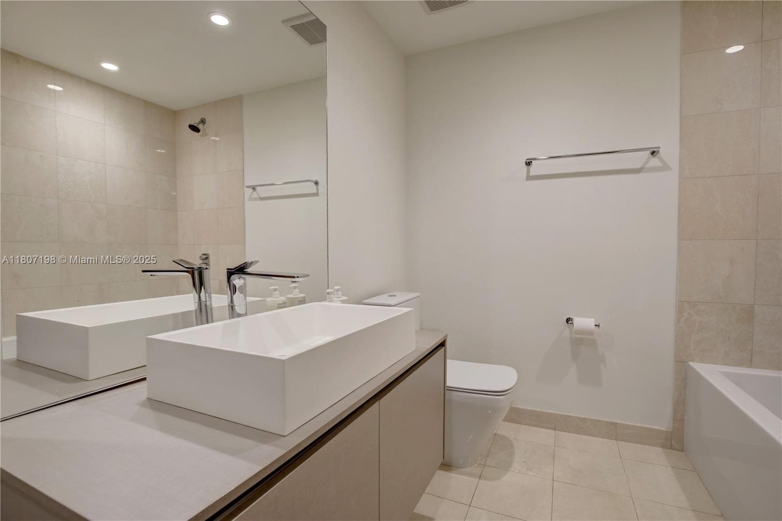 1000 Brickell Plz # 2705, Miami FL 33131 — 28