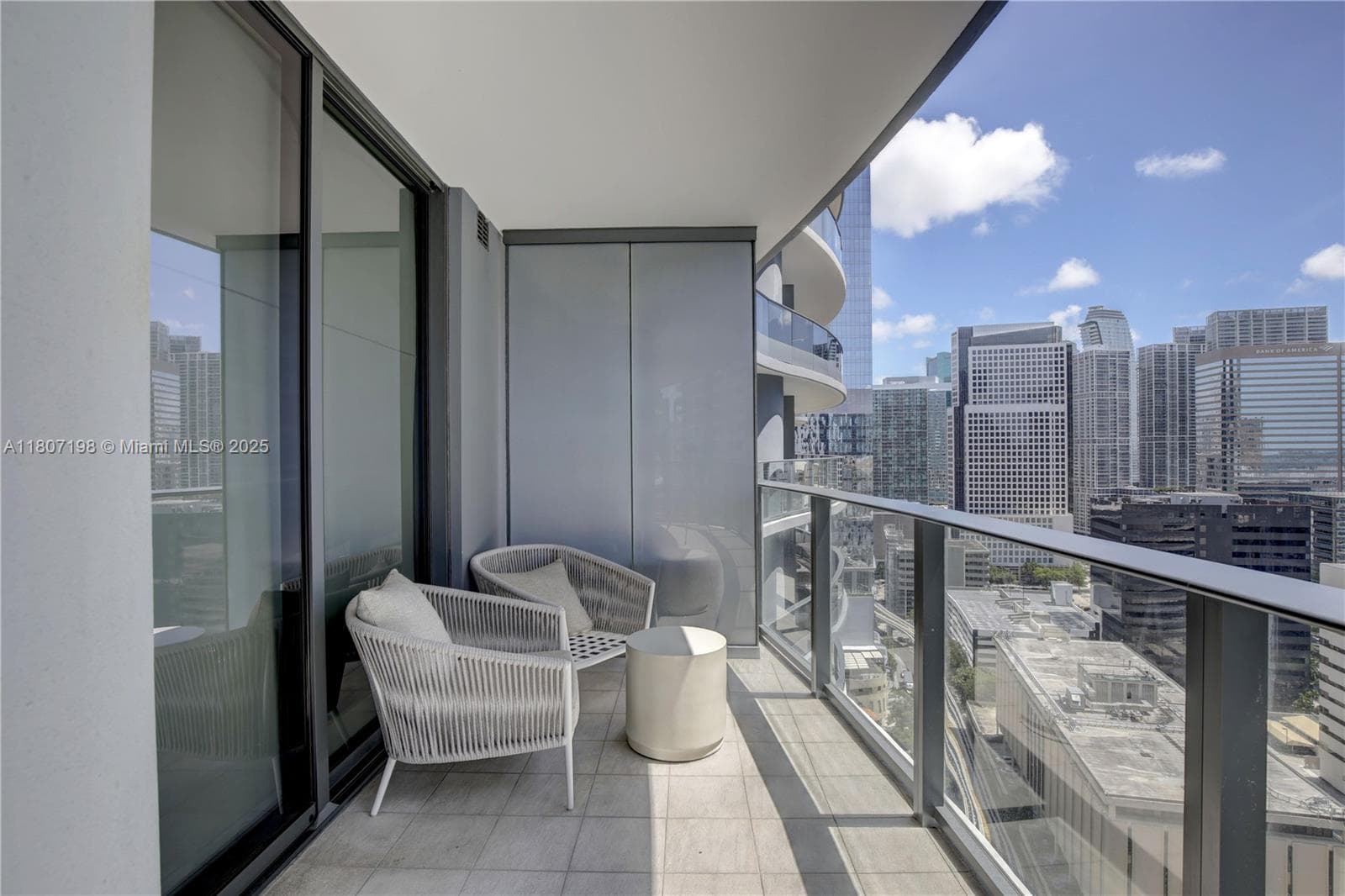 1000 Brickell Plz # 2705, Miami FL 33131 — 33