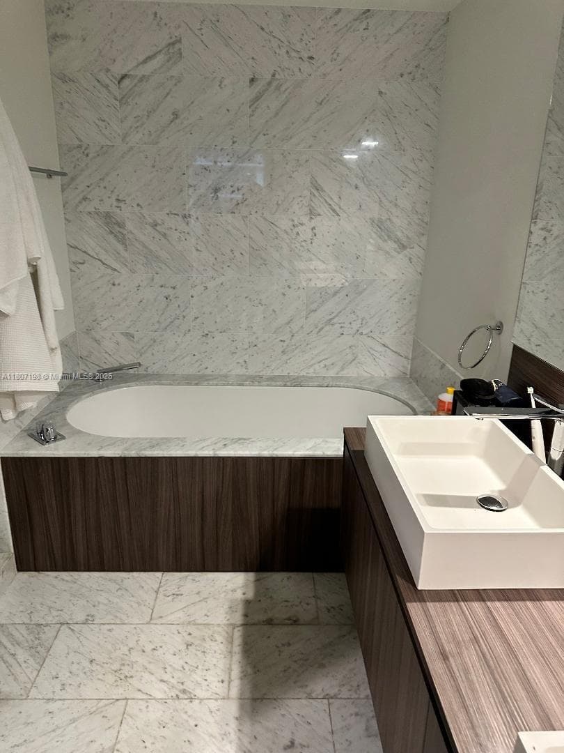 1000 Brickell Plz # 2705, Miami FL 33131 — 29