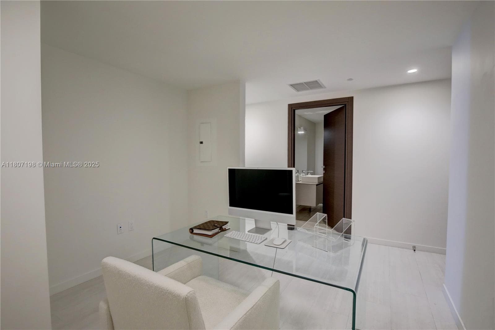1000 Brickell Plz # 2705, Miami FL 33131 — 21