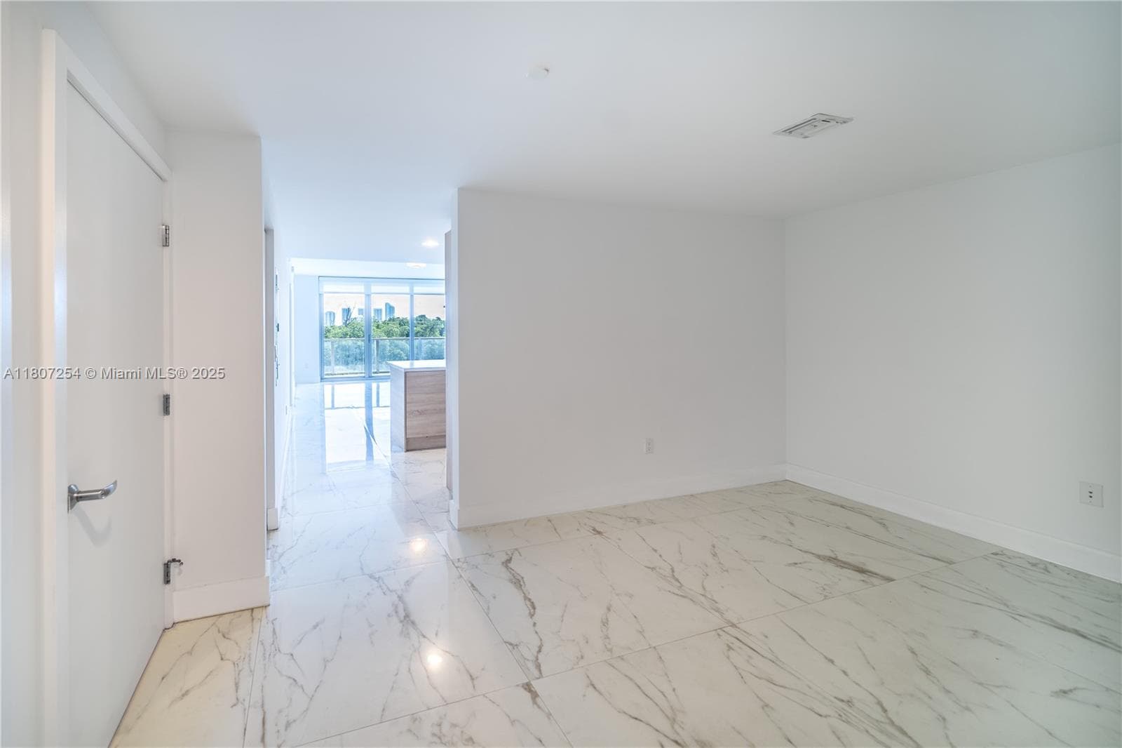 16385 Biscayne Blvd # 417, North Miami Beach FL 33160 — 12