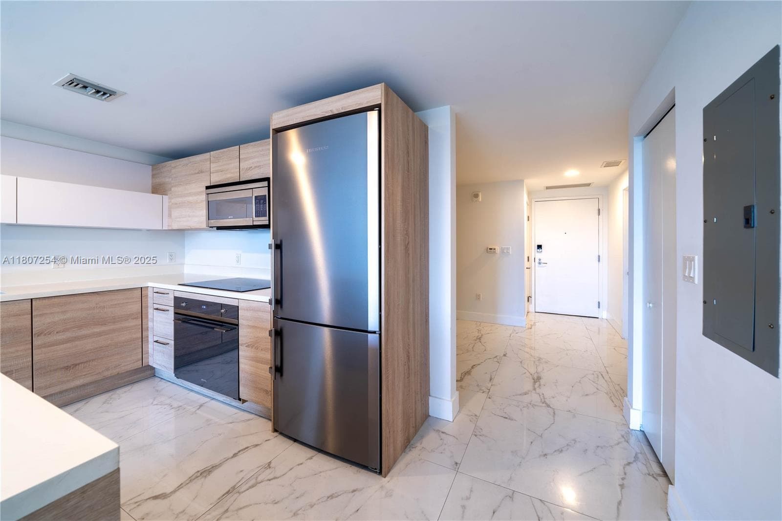 16385 Biscayne Blvd # 417, North Miami Beach FL 33160 — 1