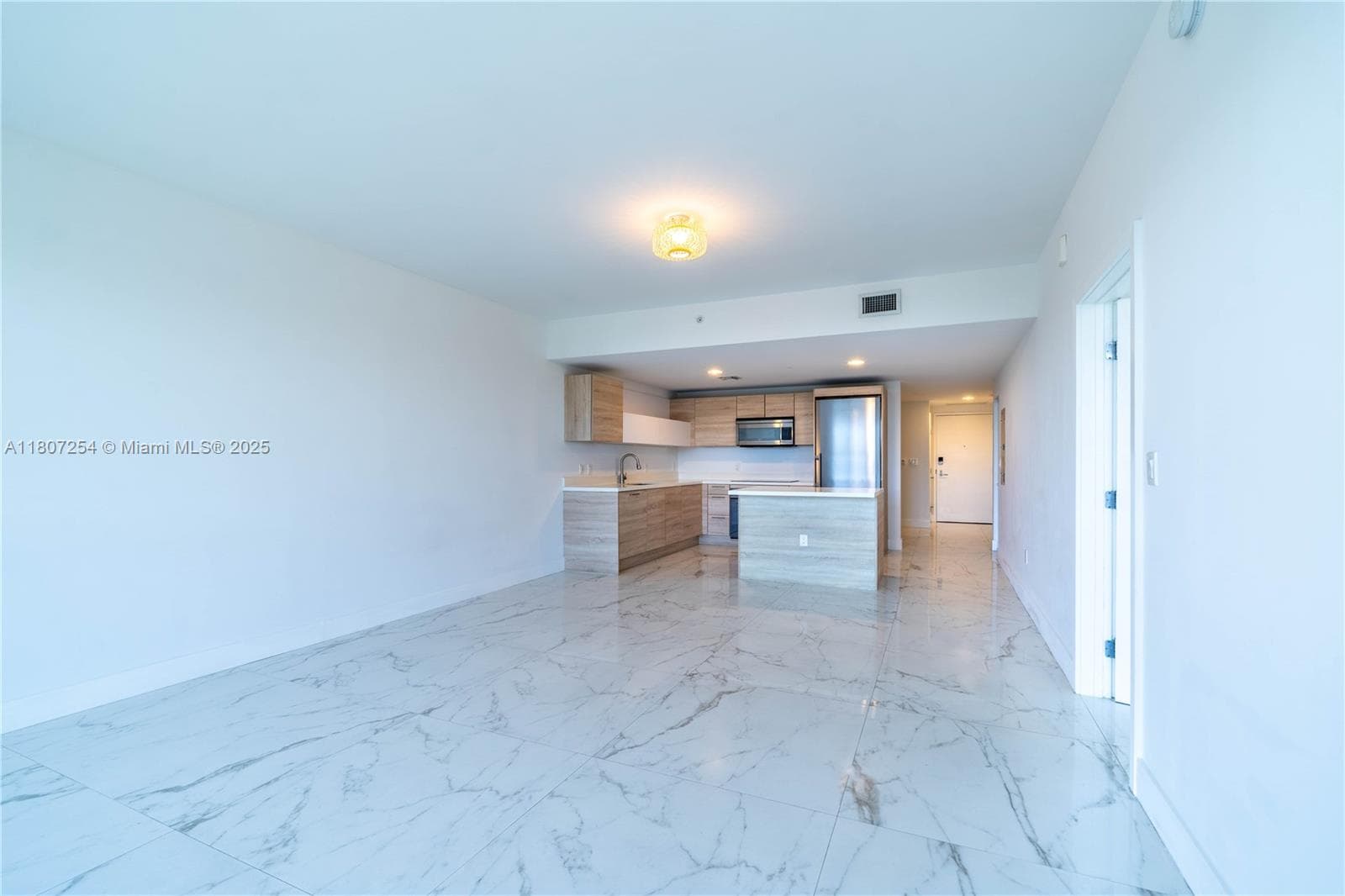 16385 Biscayne Blvd # 417, North Miami Beach FL 33160 — 20