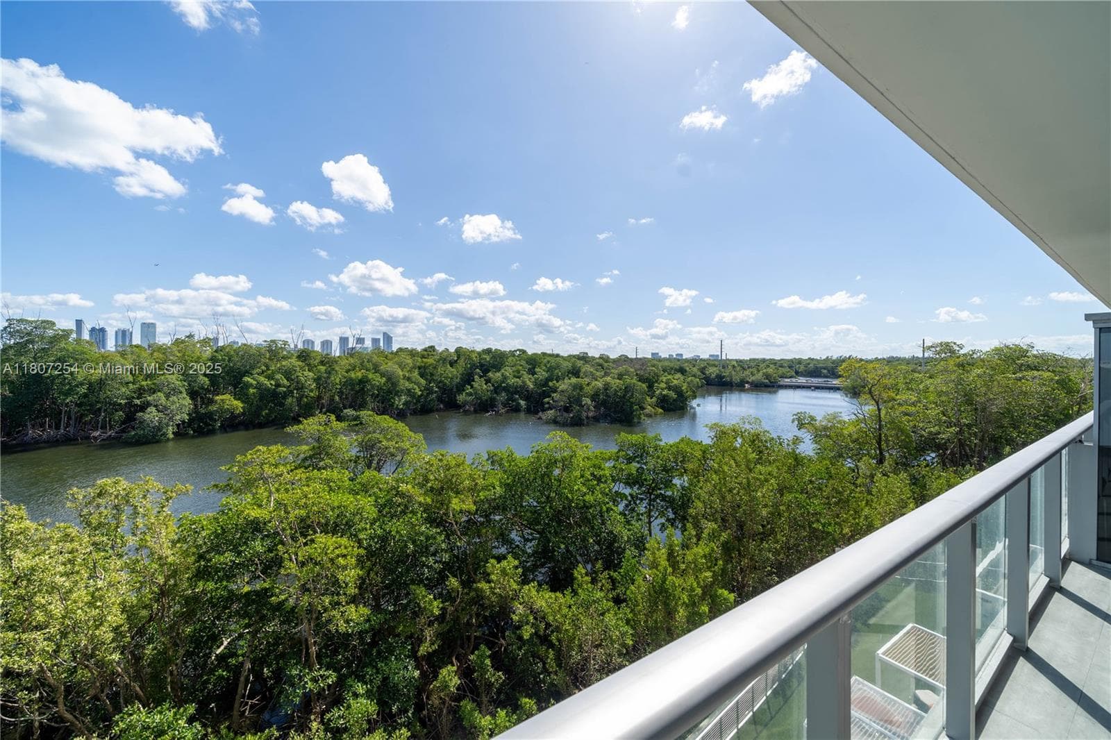 16385 Biscayne Blvd # 417, North Miami Beach FL 33160 — 30