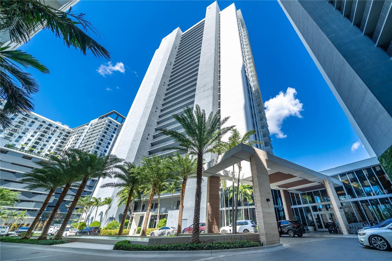 16385 Biscayne Blvd # 417, North Miami Beach FL 33160 — 37