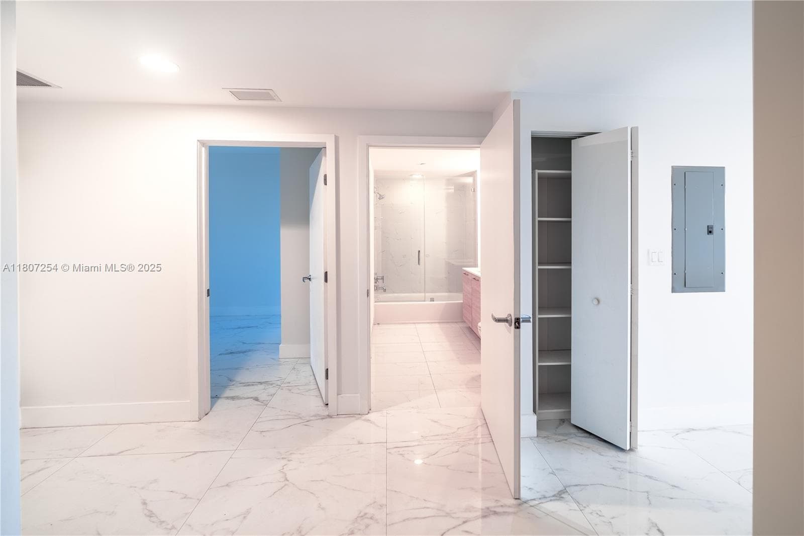 16385 Biscayne Blvd # 417, North Miami Beach FL 33160 — 11